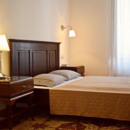 Central Budapest Apartment In Historical Building With Free Private Parking Exteriér fotografie